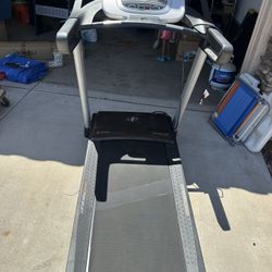 Nordic track 2.75 CHP C700 Treadmill 