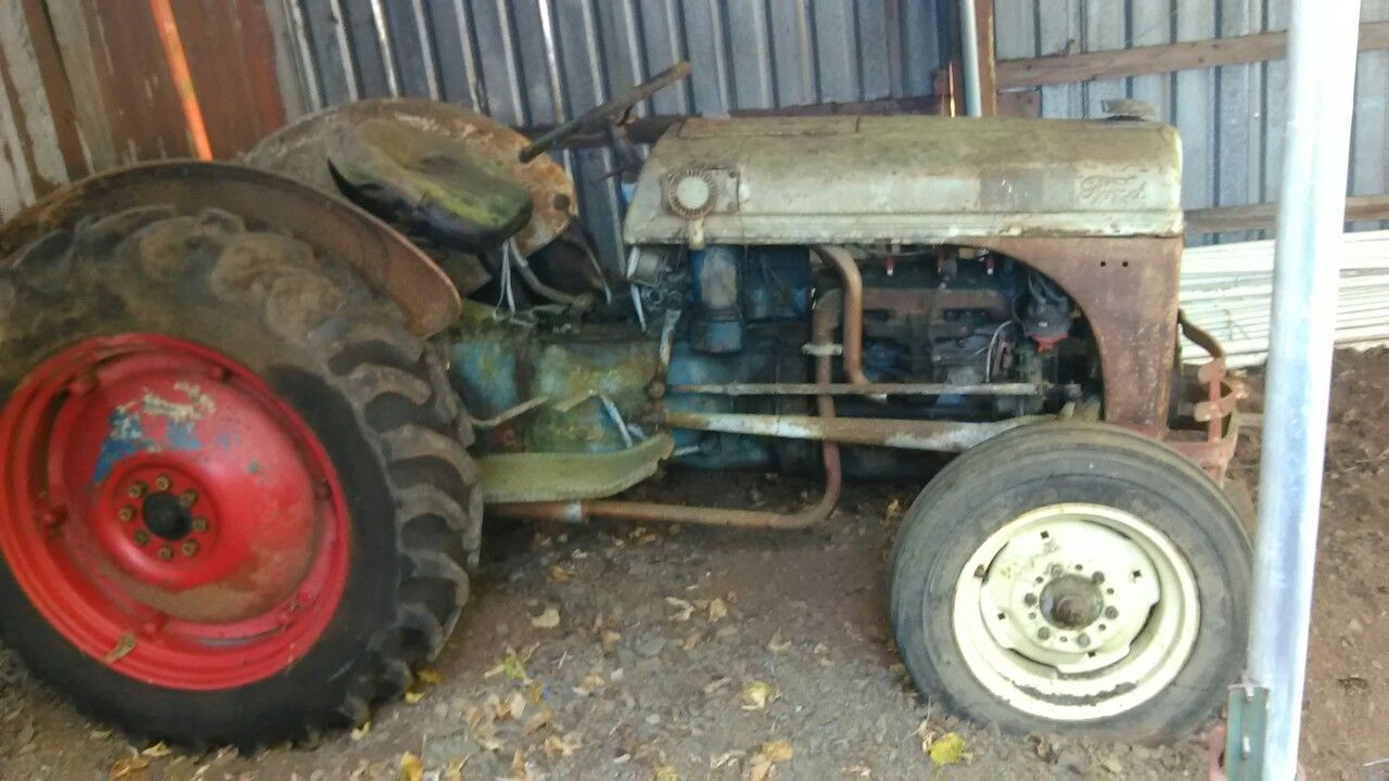 Ford tractor