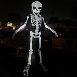 8ft Halloween Inflatable Skeleton