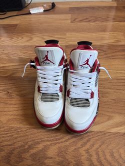 Air Jordan 4 retro  “fire red” used