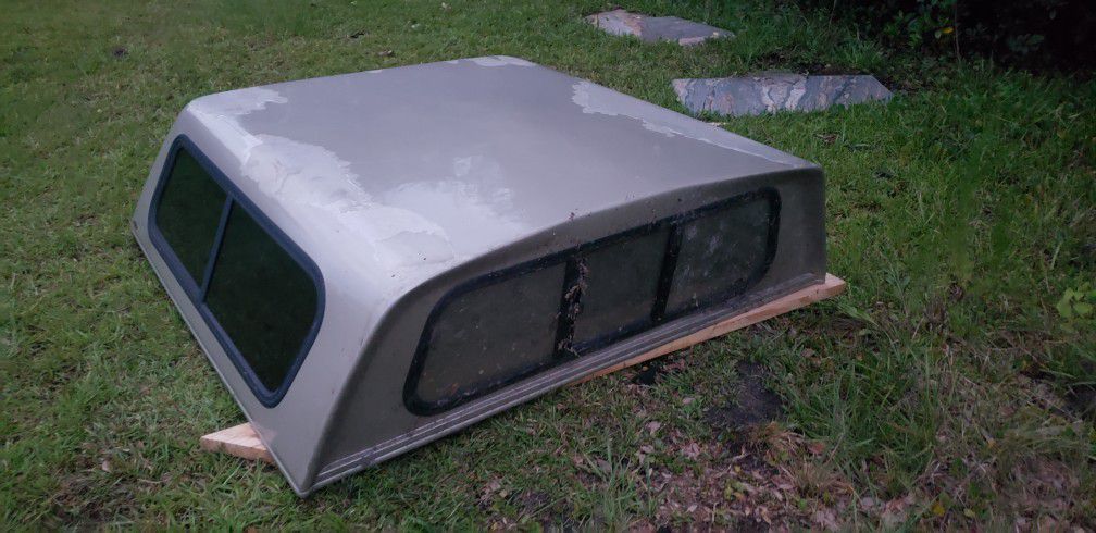 Truck  Arrow Fiberglass Canopy For Short Bed
