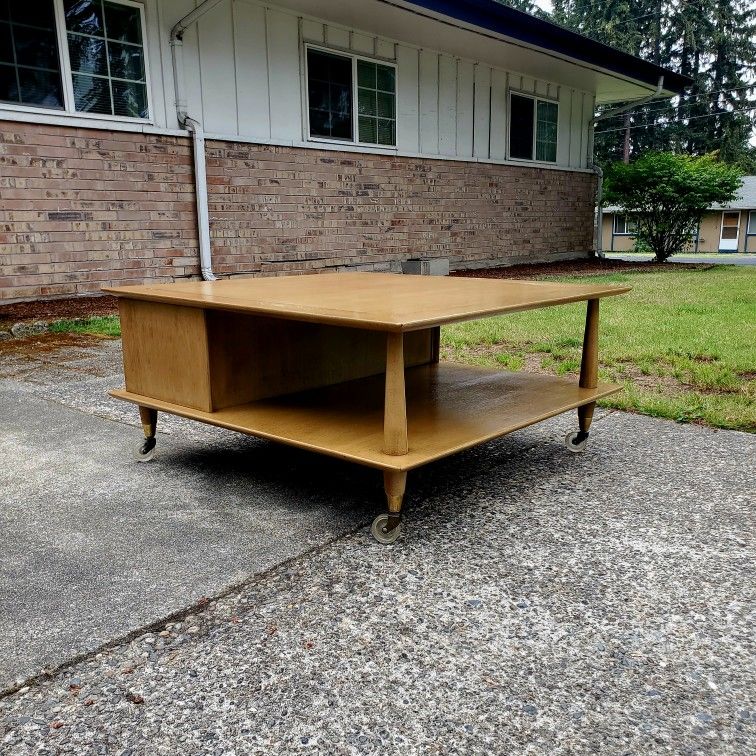 Mid Century Modern Square Coffee Table Vintage for Sale in Puyallup, WA