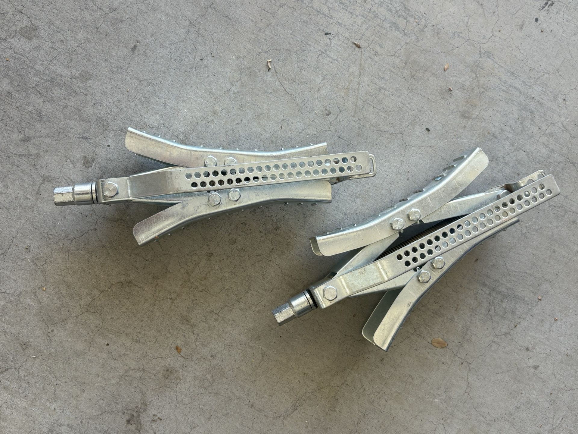 RV Tire Stabilizers