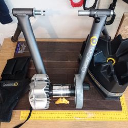 Pro Level CycleOps Fluid2 Trainer Kit In Excellent Condition 
