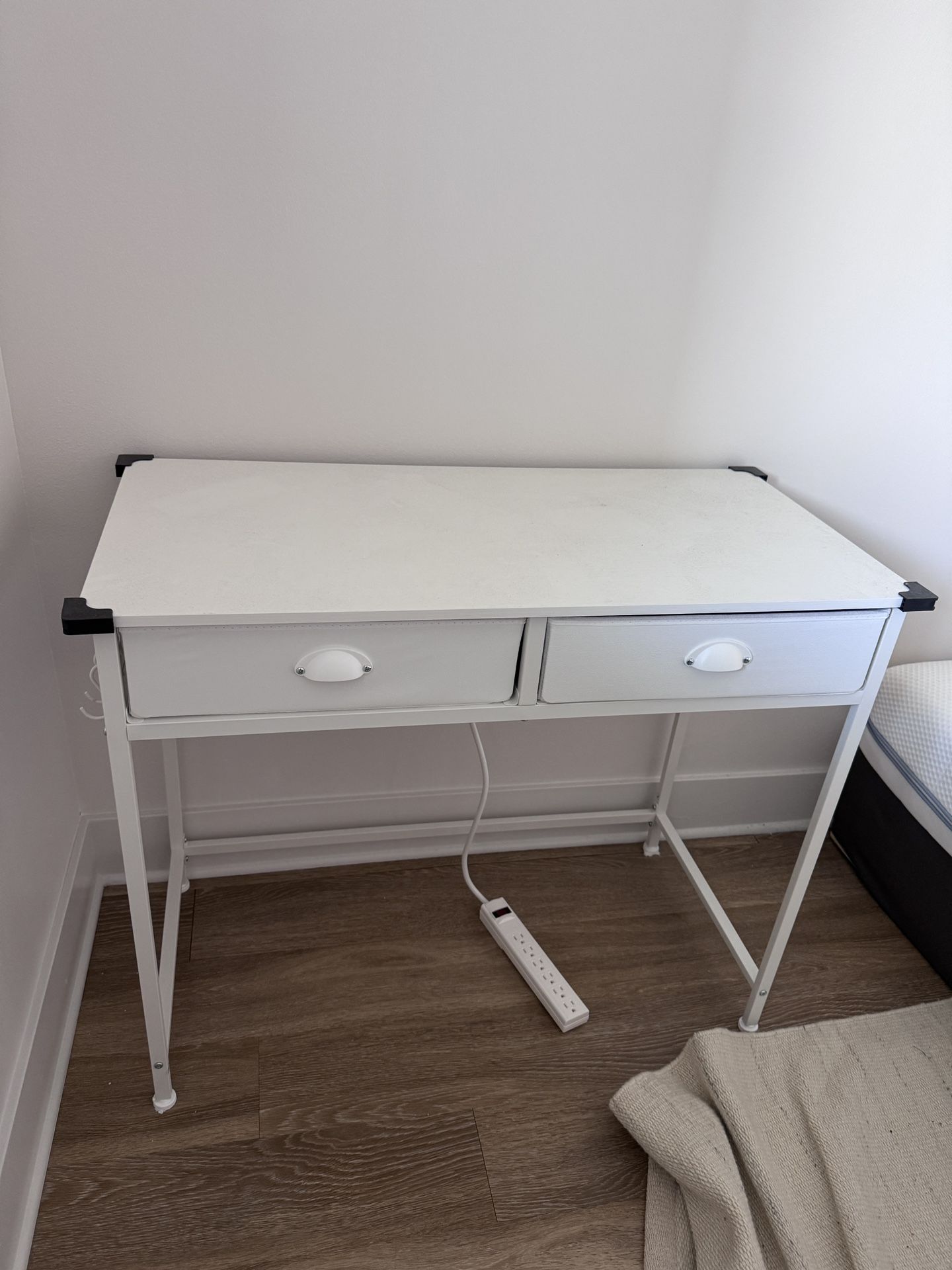Desk Table
