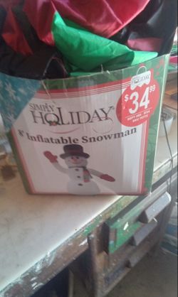 8 ft inflatable snowman