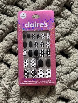 Claire’s Press On Nails - New