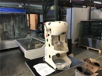 Shaved Ice Machine with Cover only 110v ETC-118