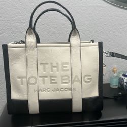 Marc Jacob’s Tote Bag (medium size) 