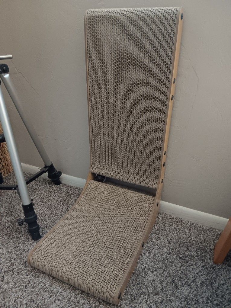 Cat Scratch Post