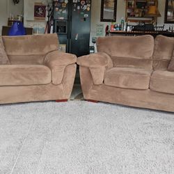 Loveseat & Large Chair. You Must Pick Up & Load. By Appointment Only! $50 Firm