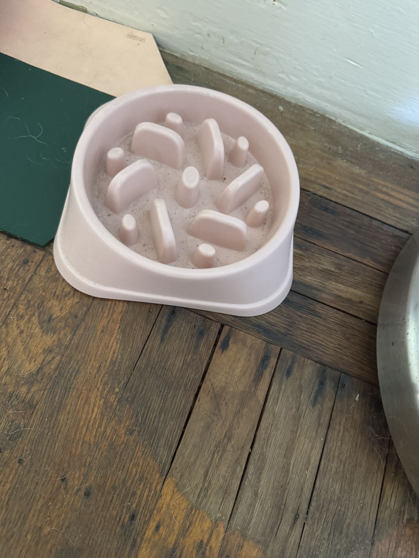 *FREE* Dog Bowl Slow Feeder Puzzle