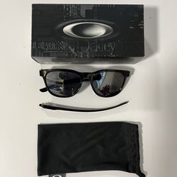 Oakley Stringer Sunglasses - Damaged