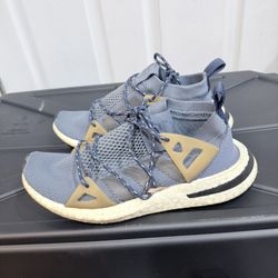 Adidas woman Shoe size 6