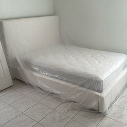 Bed Frame/Mattress