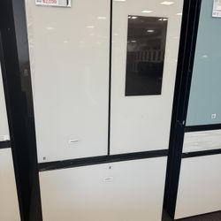 New Samsung Bespoke 3-Door French Door Refrigerator (30 cu. ft.) – with Top Left and Family Hub™ Pan