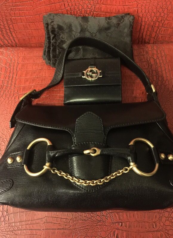 Gucci bag - black leather with wallet