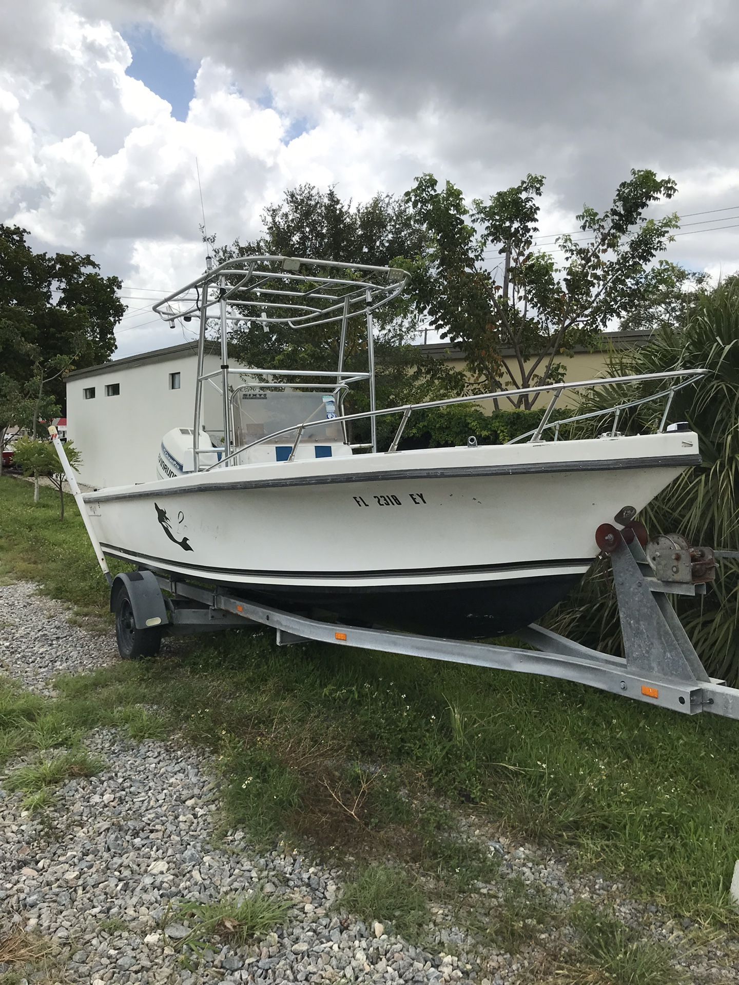 20 foot center console boat for sale with an outboard Evinrude ocean pro 225 HP, trailer included