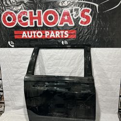 Cadillac escalade 2021 and 2022 and 2023 and 2024 and 2025  right rear door 