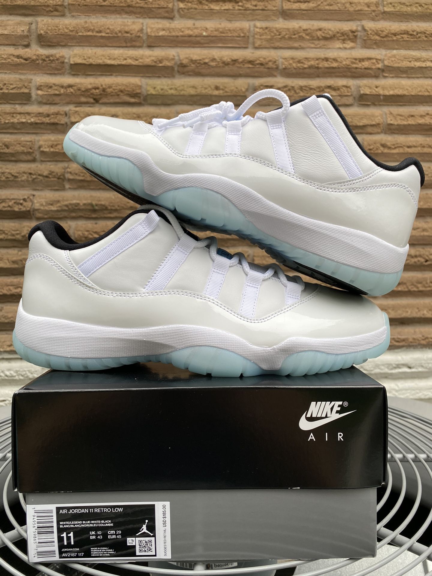 Jordan 11 Low 'Legend Blue'
