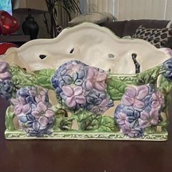 Beautiful Ceramic Hydrangea Planter/Vase