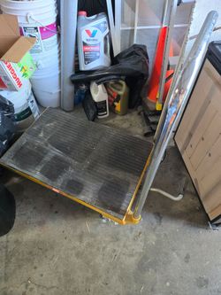 Lift dolly car