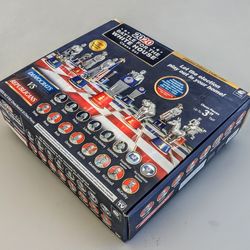 Chese Set - 2020 Battle For The White House Limited Edition - Open box never used • election memorabilia, Trump Obama Biden,  Democrats vs. Republican