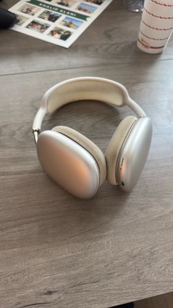 Apple AirPods Max USB C Starlight