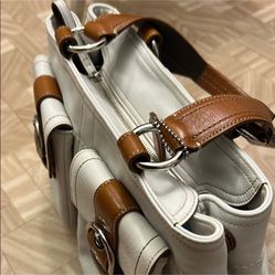 Vintage Coach SoHo double pocket white & brown shoulder bag with a hangtag