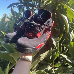 jordan 4 red thunders