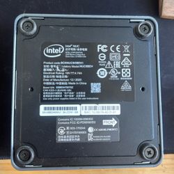 Intel NUC8i5BEH, 16GB RAM, 256GB SSD