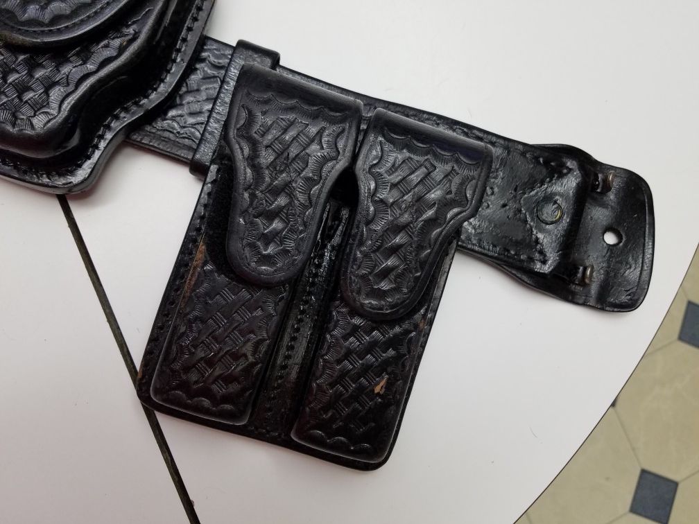 Safety speed holster belt handcuff holders gun flashlight knife for