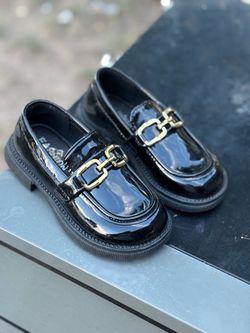 Dressing shoes