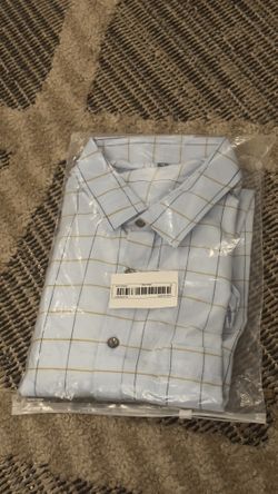 MENS DRESS SHIRT LONG SLEEVES IN A BLUE CHECKED XL SIZE BRAND NEW WITH TAGS