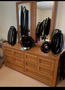 Dresser w/ mirror