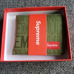 Supreme Wallet Unisex Olive Green Brand New