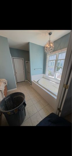 Jacuzzi tub, max brand