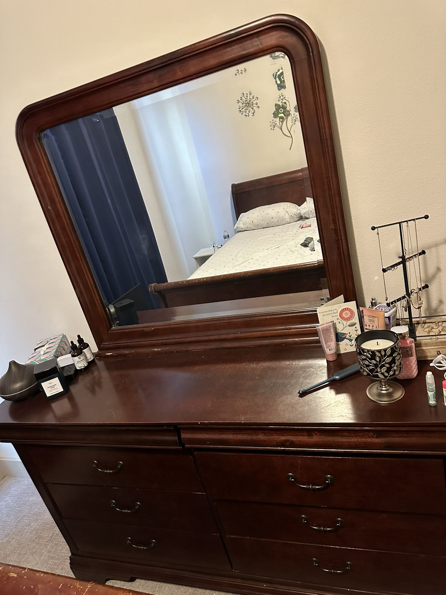 6 Pc Queen Sleigh Bedroom Set