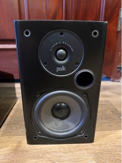 Polk T15 two-way passive bookshelf speakers