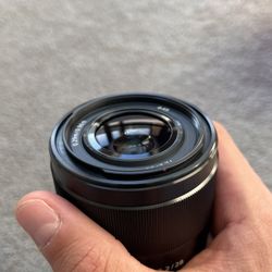 Sony FE 28mm F2 (Full frame)