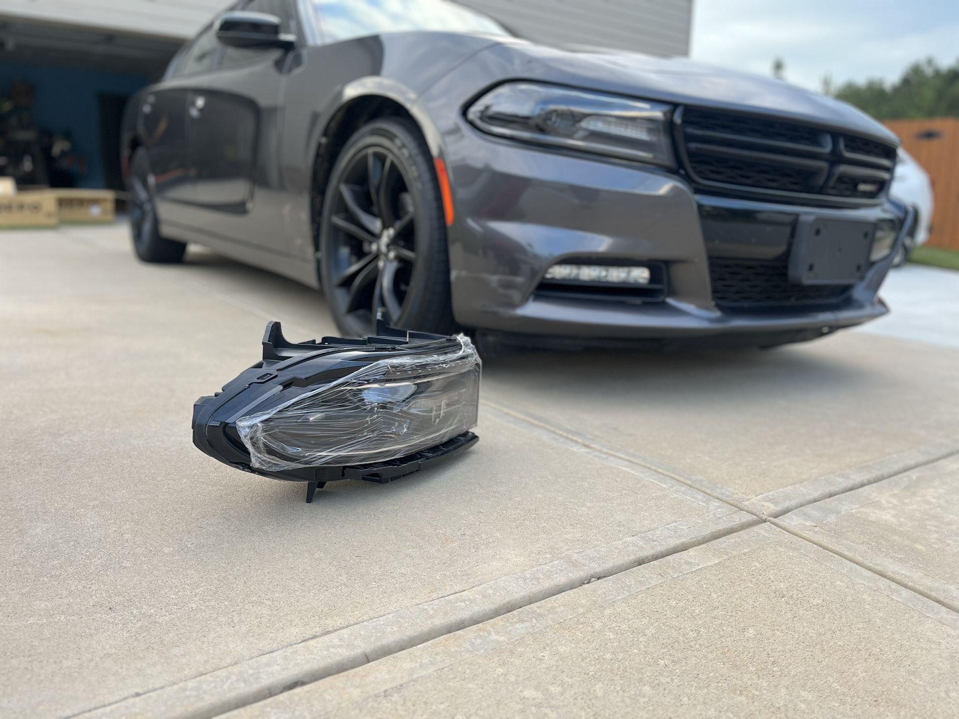 2018 Dodge Charger SXT head Light Assembly