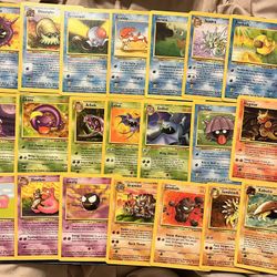 21 Vintage 1999 Pokemon Fossil in Near Mint Condition