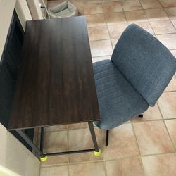 $40 Computer Desk & Comfy Computer Chair 