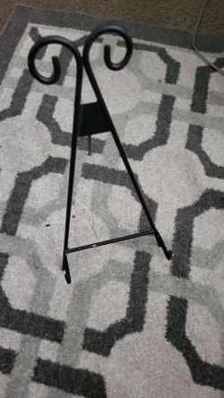 Wrought Iron Style Tabletop Display Easel Black Scroll Wire Book Art Stand