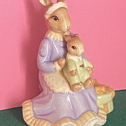 2004/ROYAL DOULTON BUNNY KINS CHILDHOOD