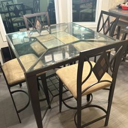 Kitchen Table And Bar