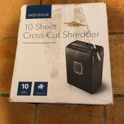 Insignia 10 - Sheet Cross - Cut Shredder 