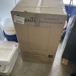 Mini Fridge 