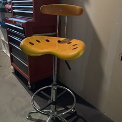 Adjustable Tractor Style Seat Stool