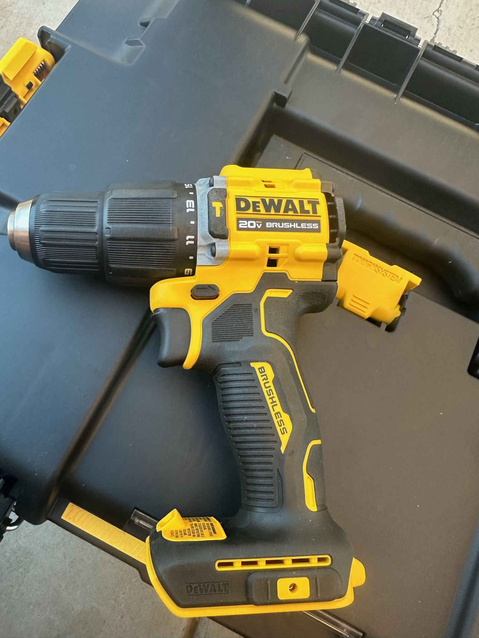 New Dewalt Brushless Atomic Hammer Drill Only Tool